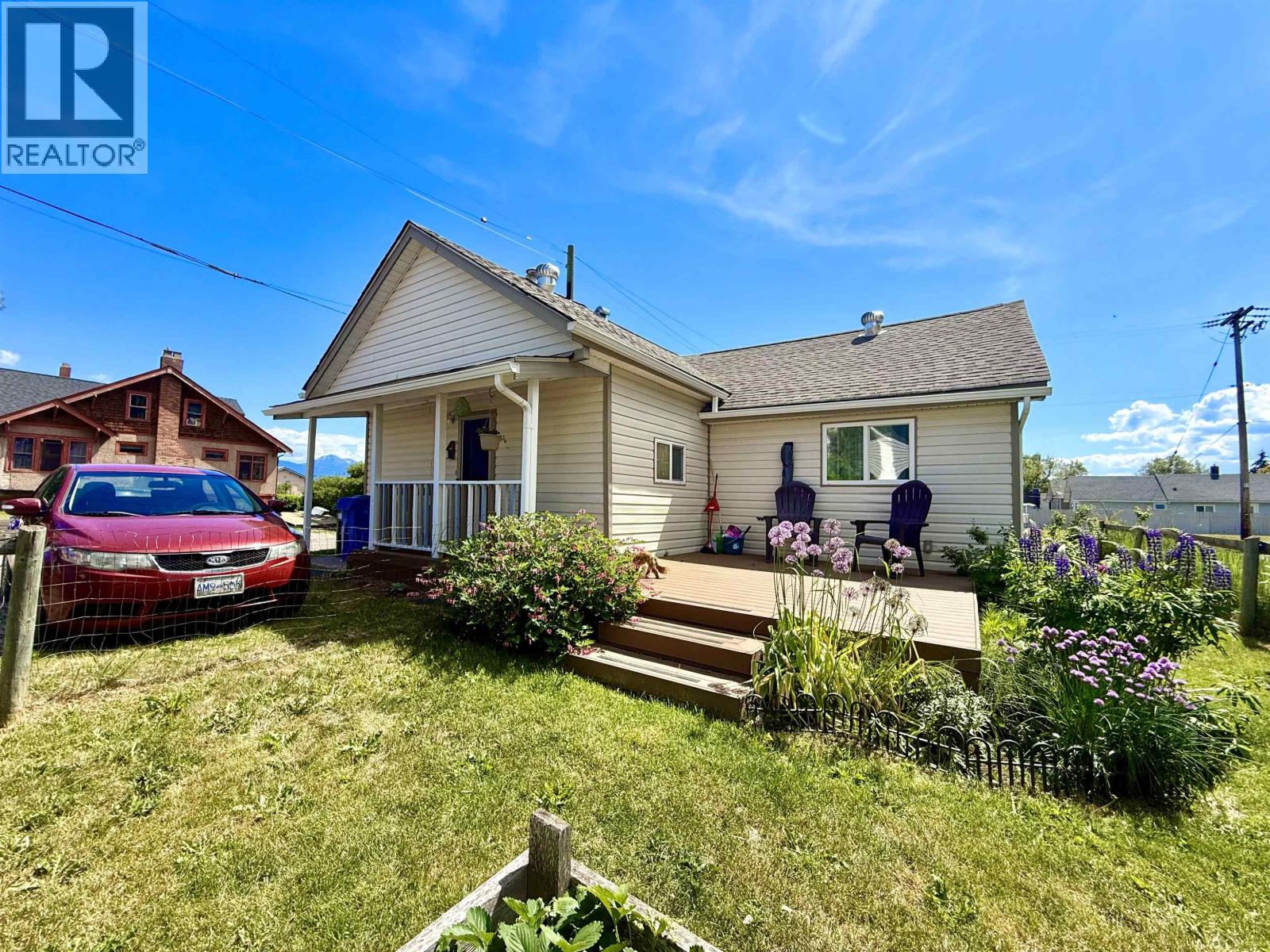 1071 QUEEN STREET - 1