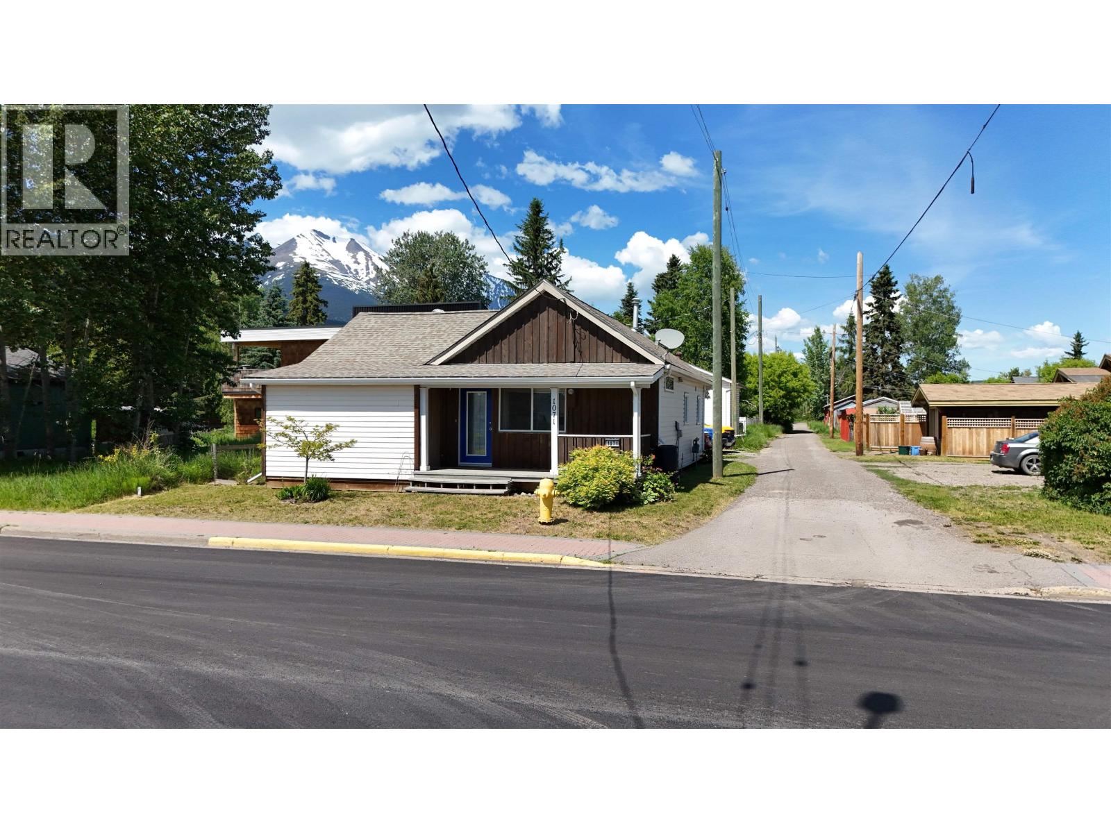 1071 QUEEN STREET - 3