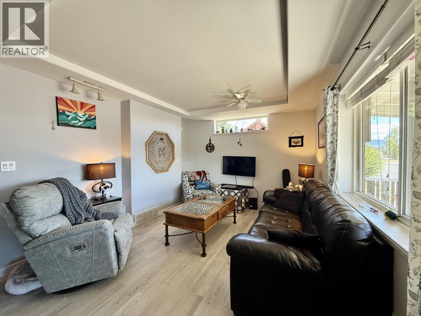 1071 QUEEN STREET - 9