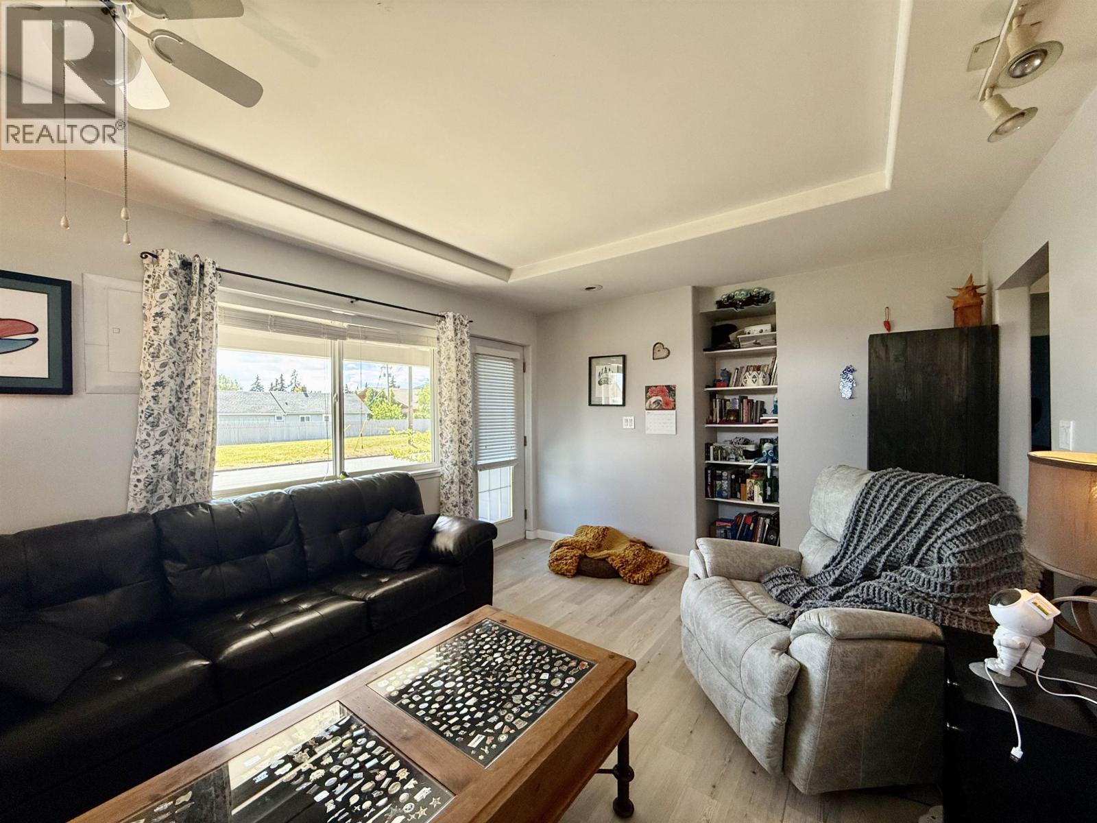 1071 QUEEN STREET - 10