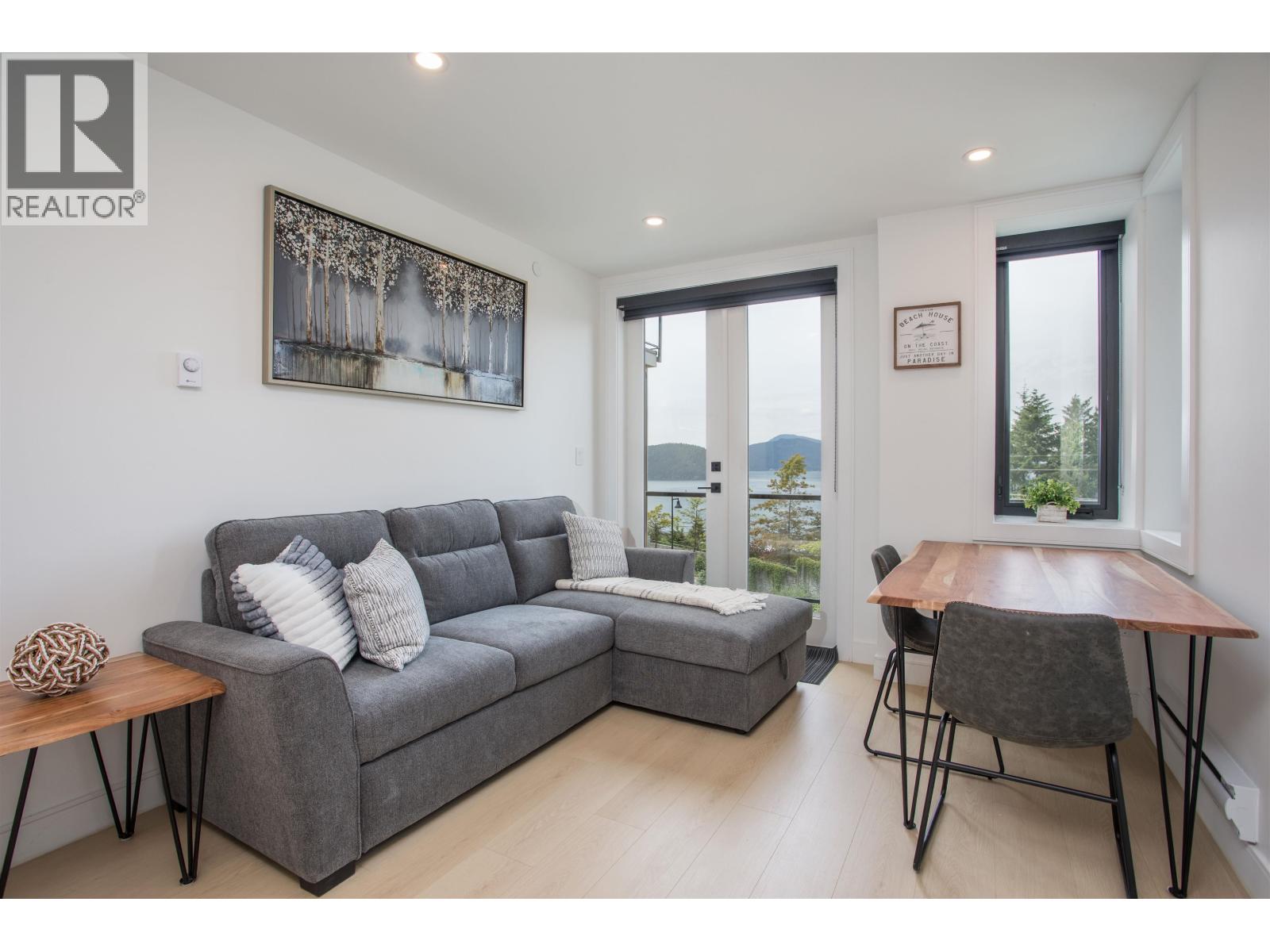 35 KELVIN GROVE WAY, West Vancouver