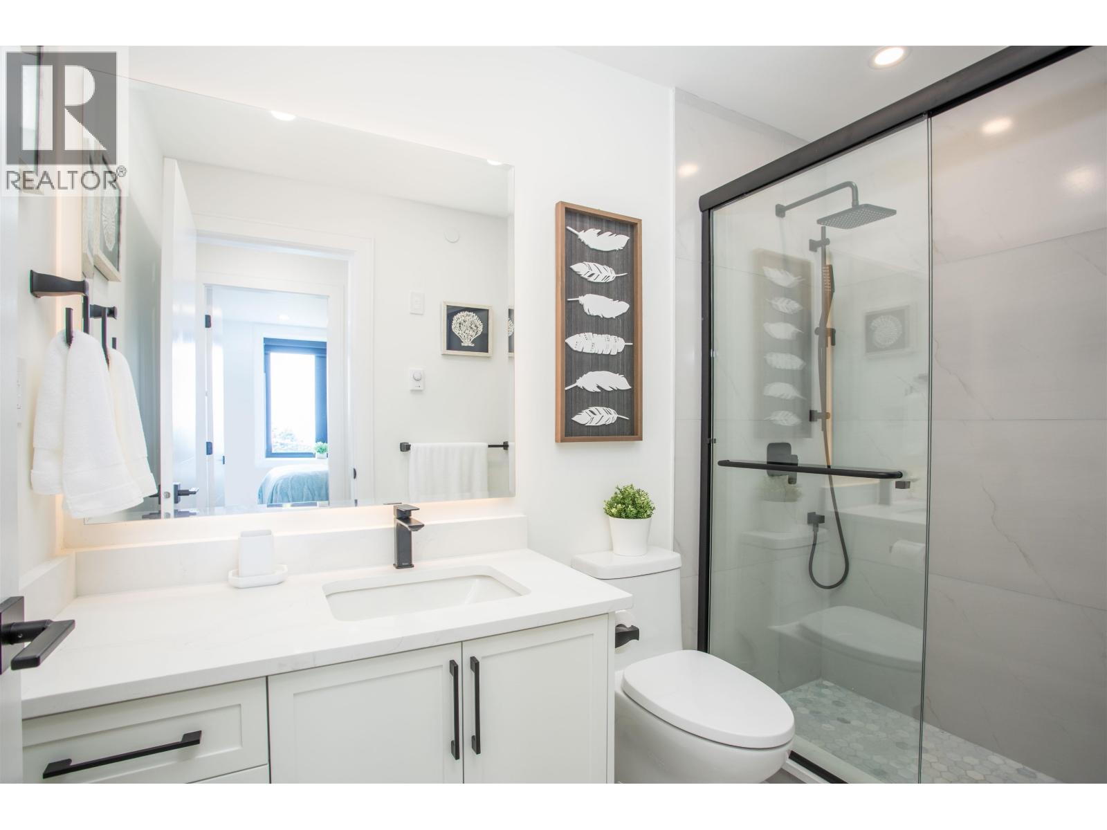 35 KELVIN GROVE WAY, West Vancouver