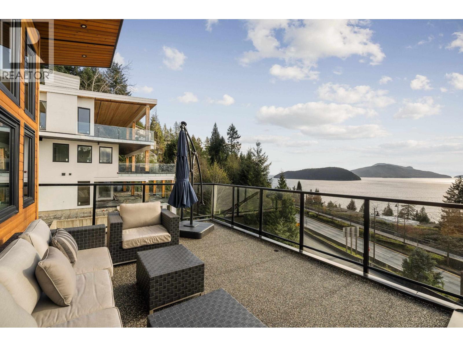35 KELVIN GROVE WAY, West Vancouver