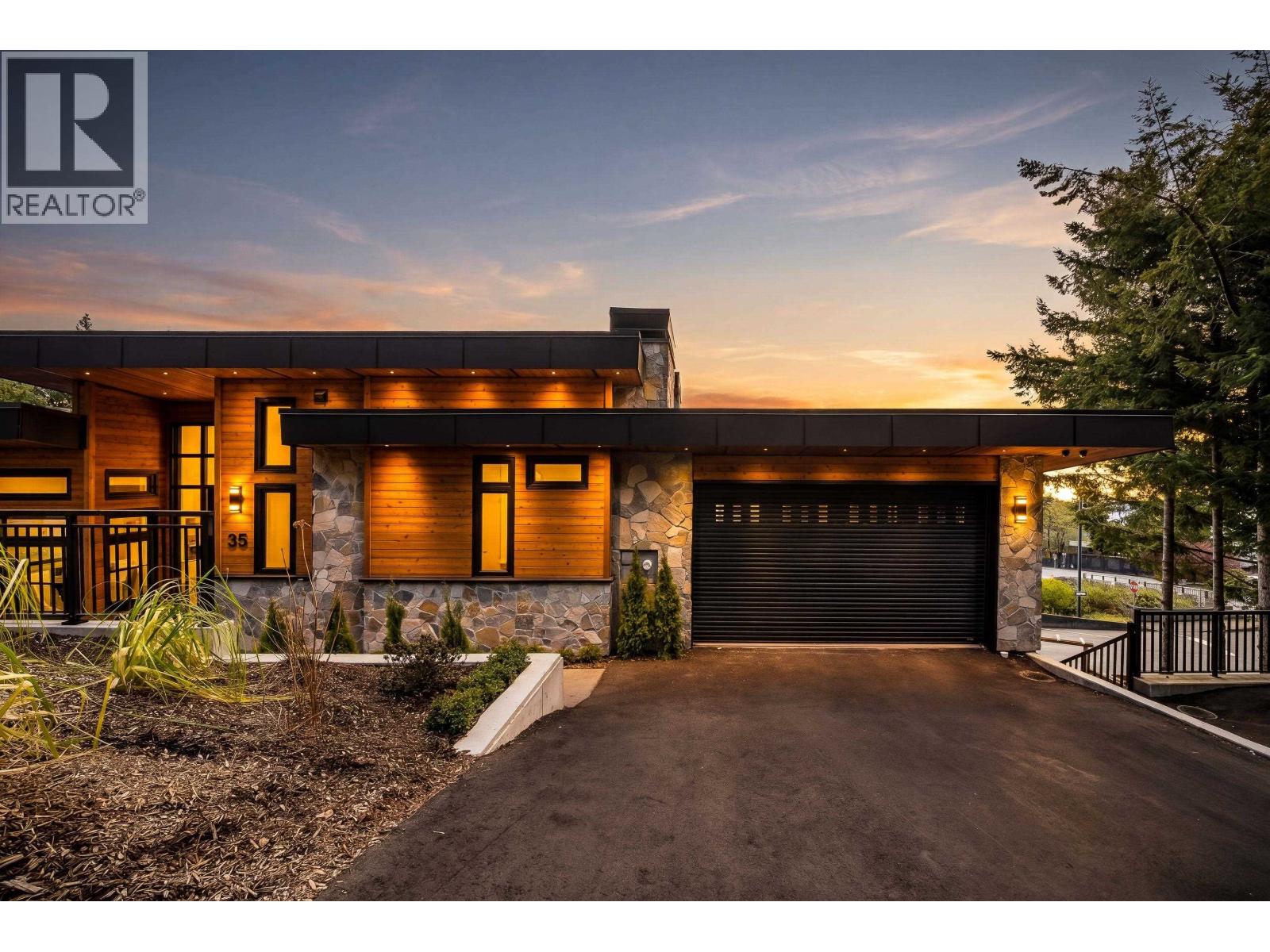 35 KELVIN GROVE WAY, West Vancouver