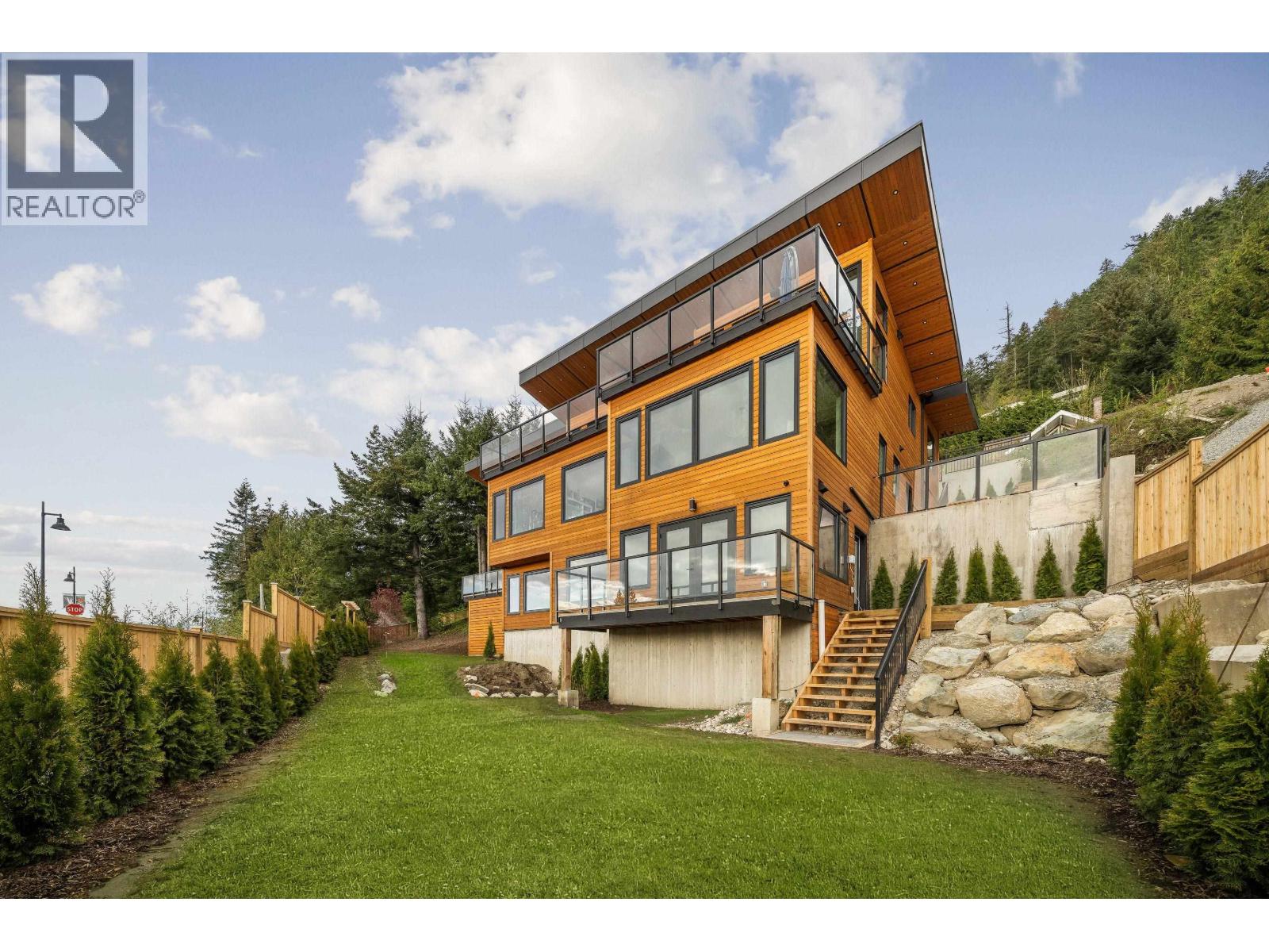 35 KELVIN GROVE WAY, West Vancouver