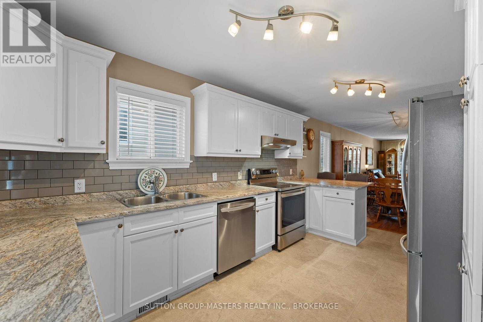 186 KILDARE AVENUE - 11