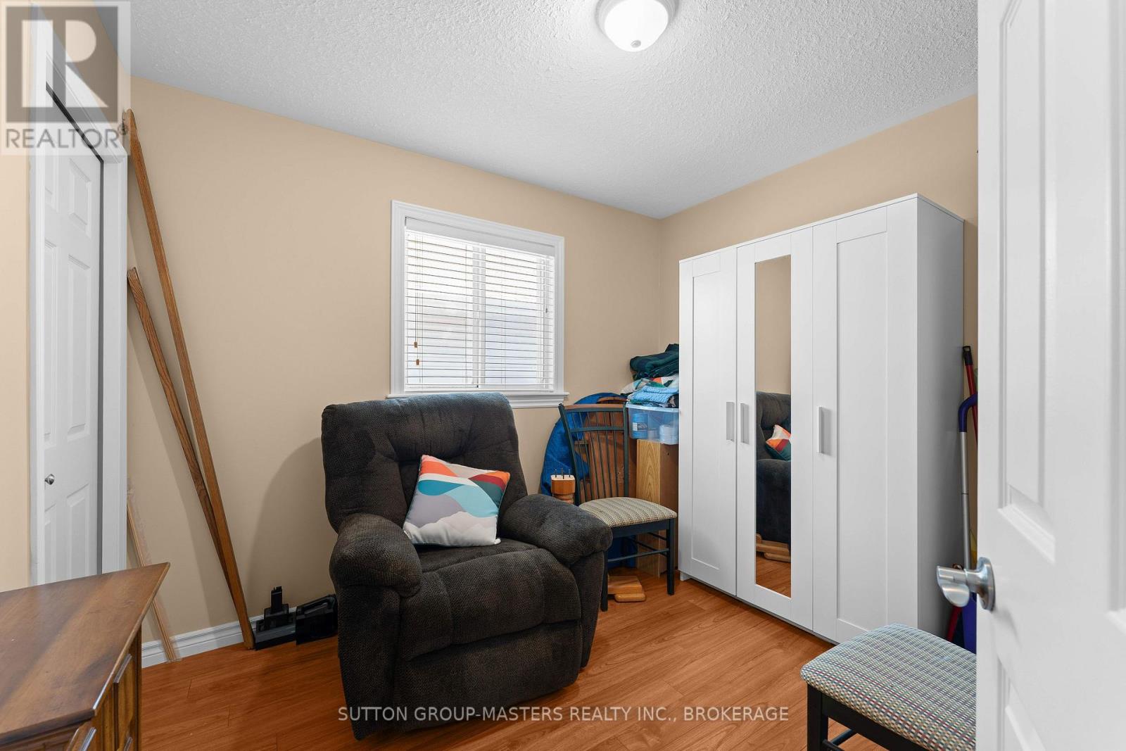 186 KILDARE AVENUE - 16