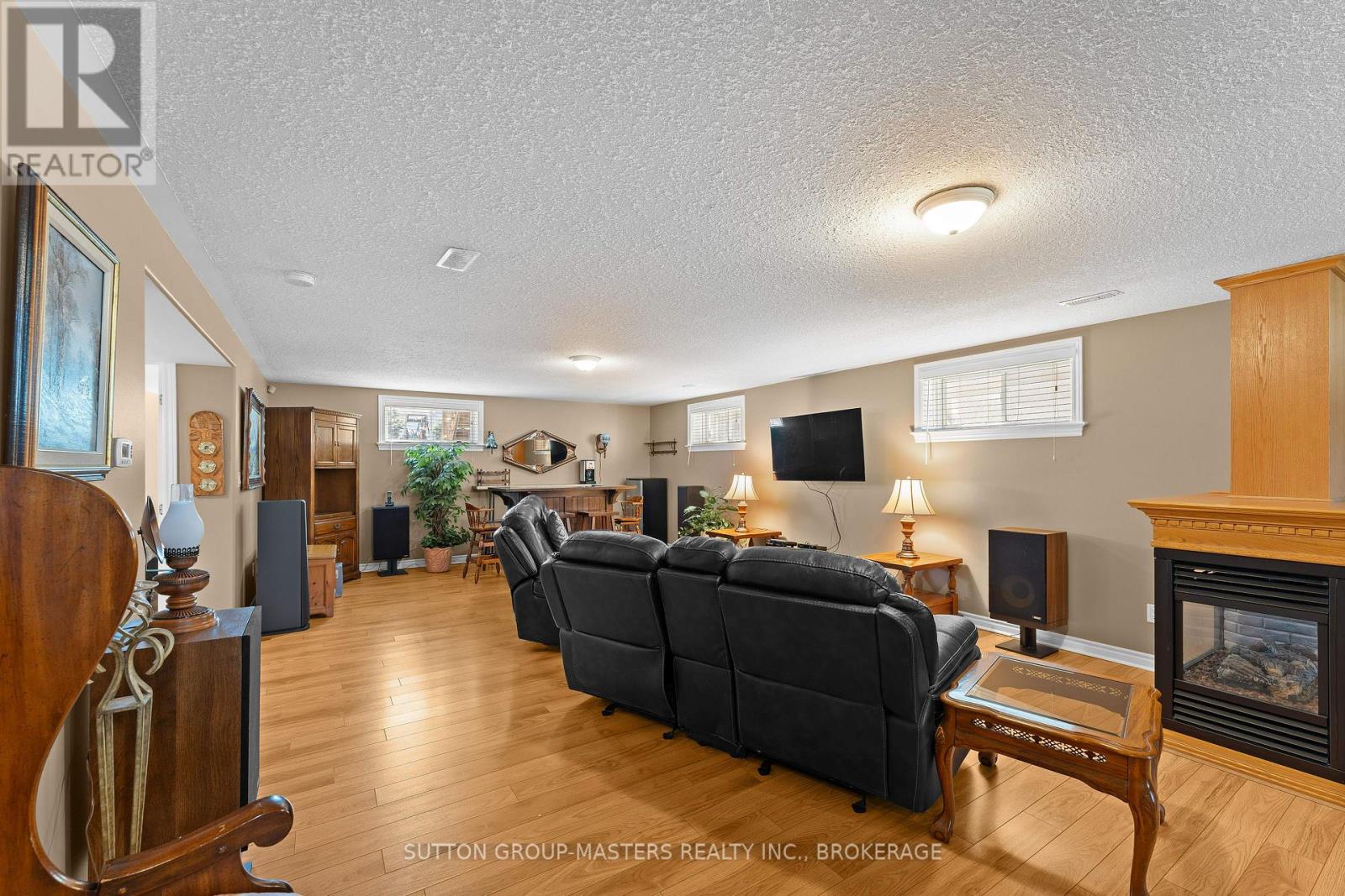 186 KILDARE AVENUE - 23