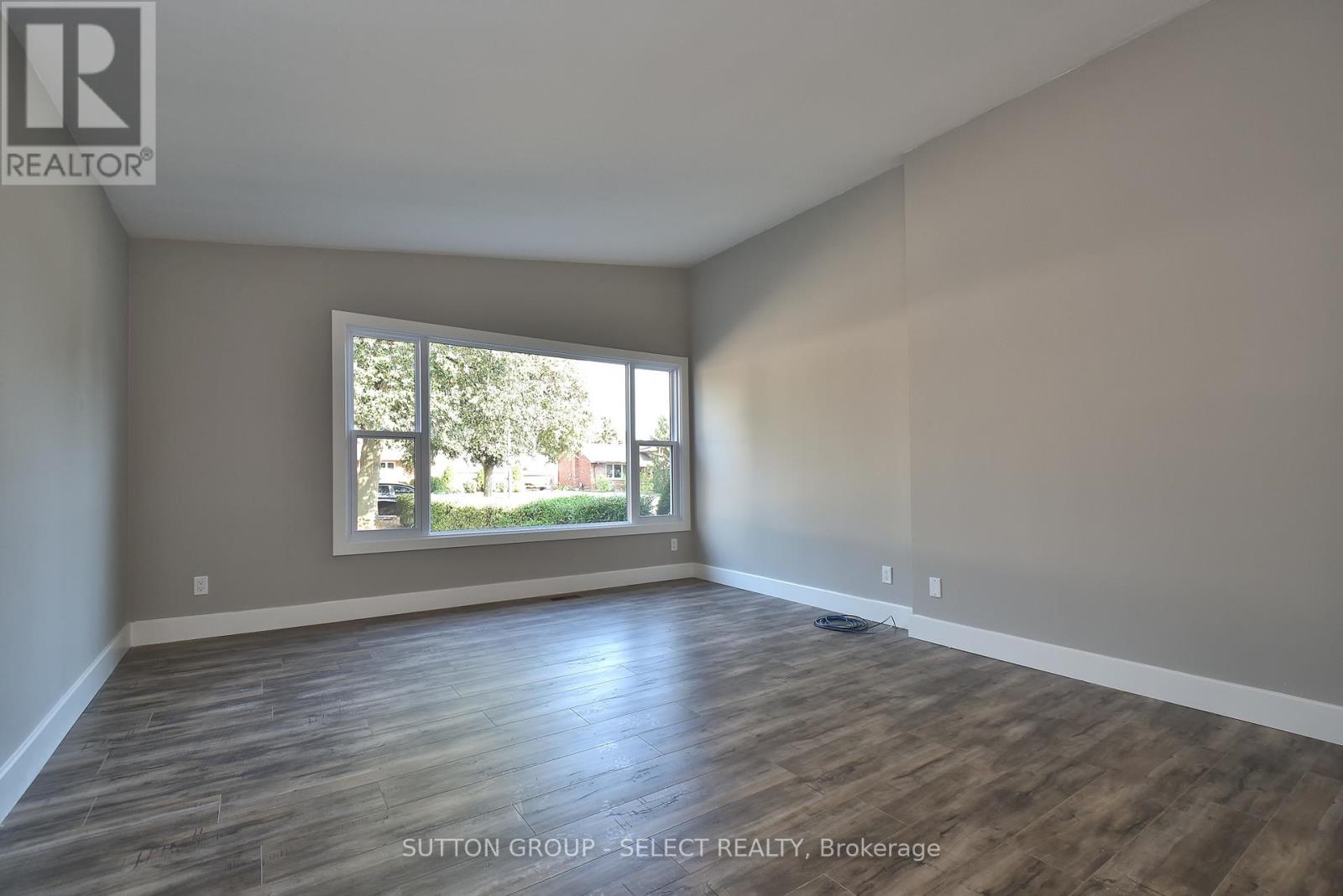 1566 NAIRN AVENUE - 6