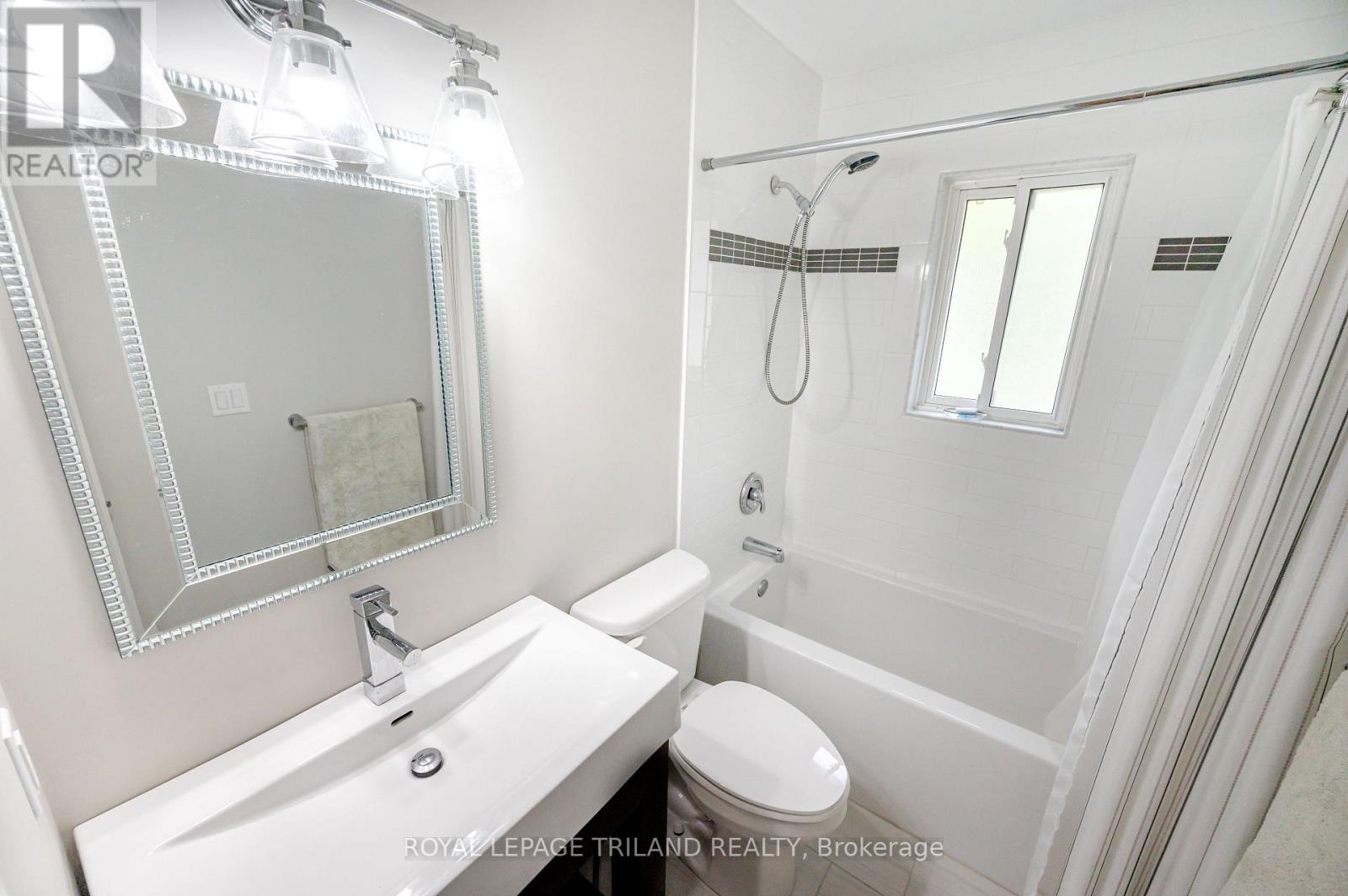 374 GRIFFITH STREET - 19