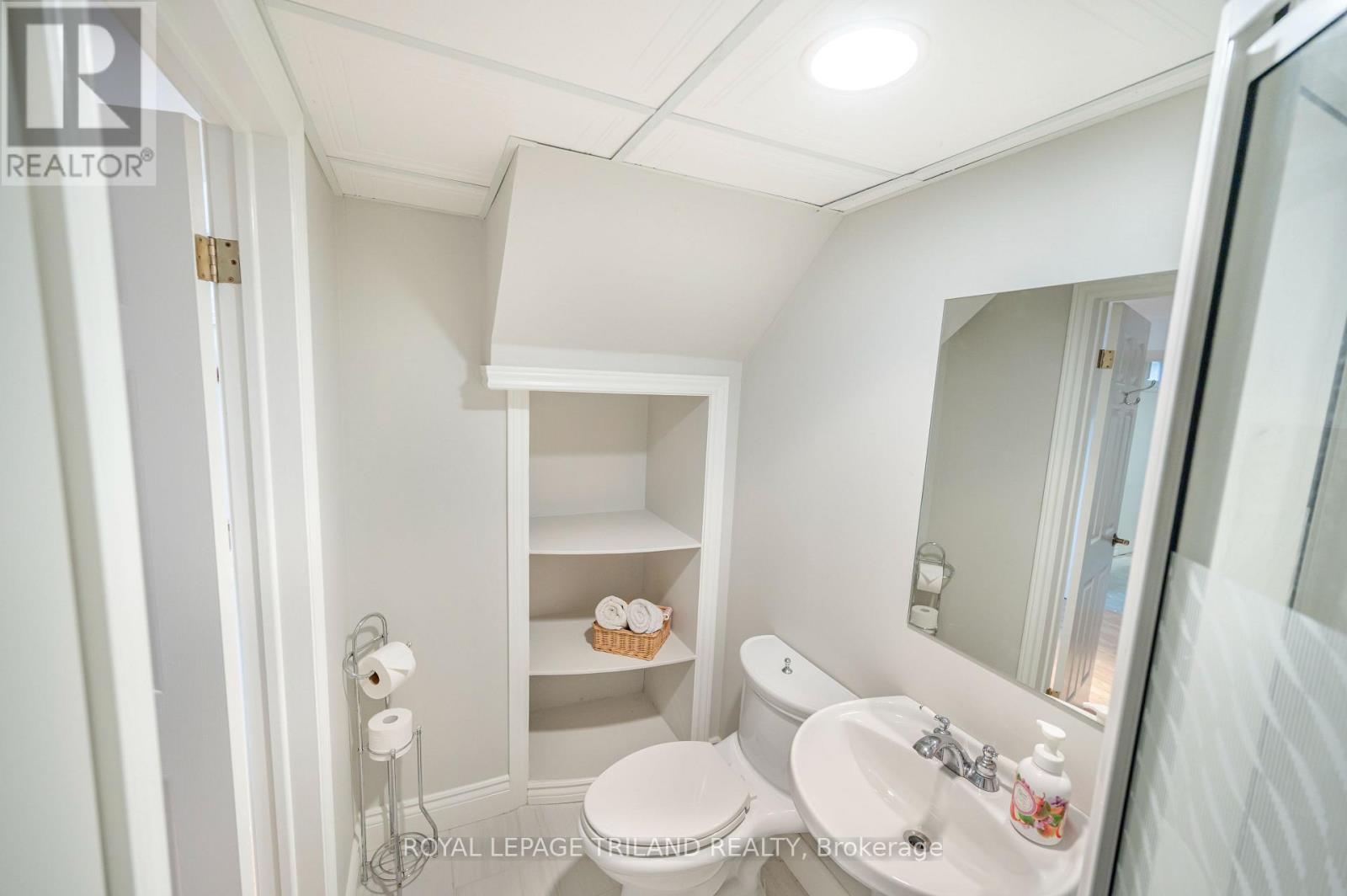 374 GRIFFITH STREET - 22