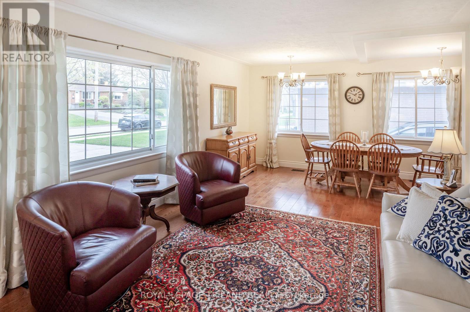 374 GRIFFITH STREET - 5