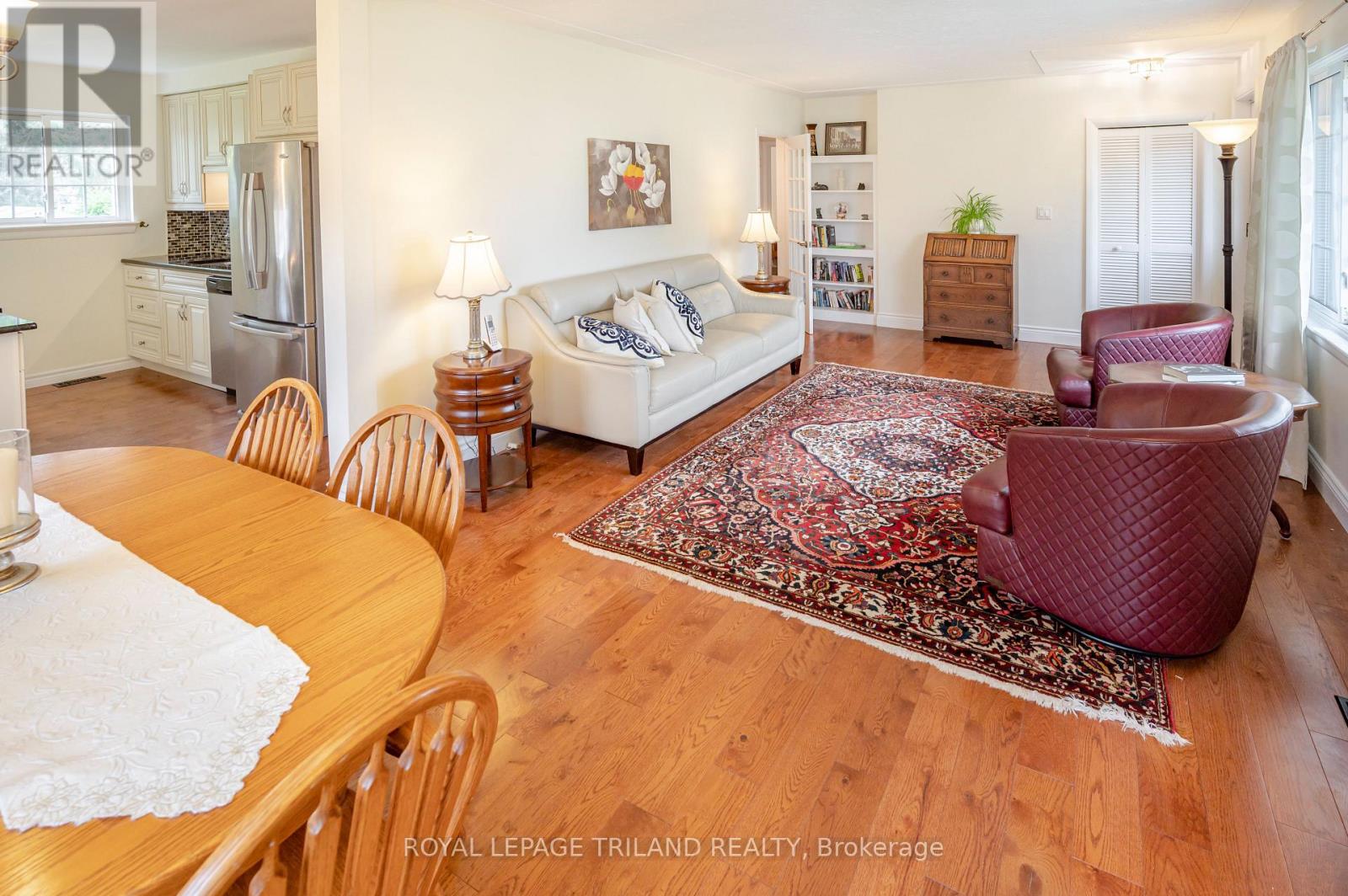 374 GRIFFITH STREET - 7