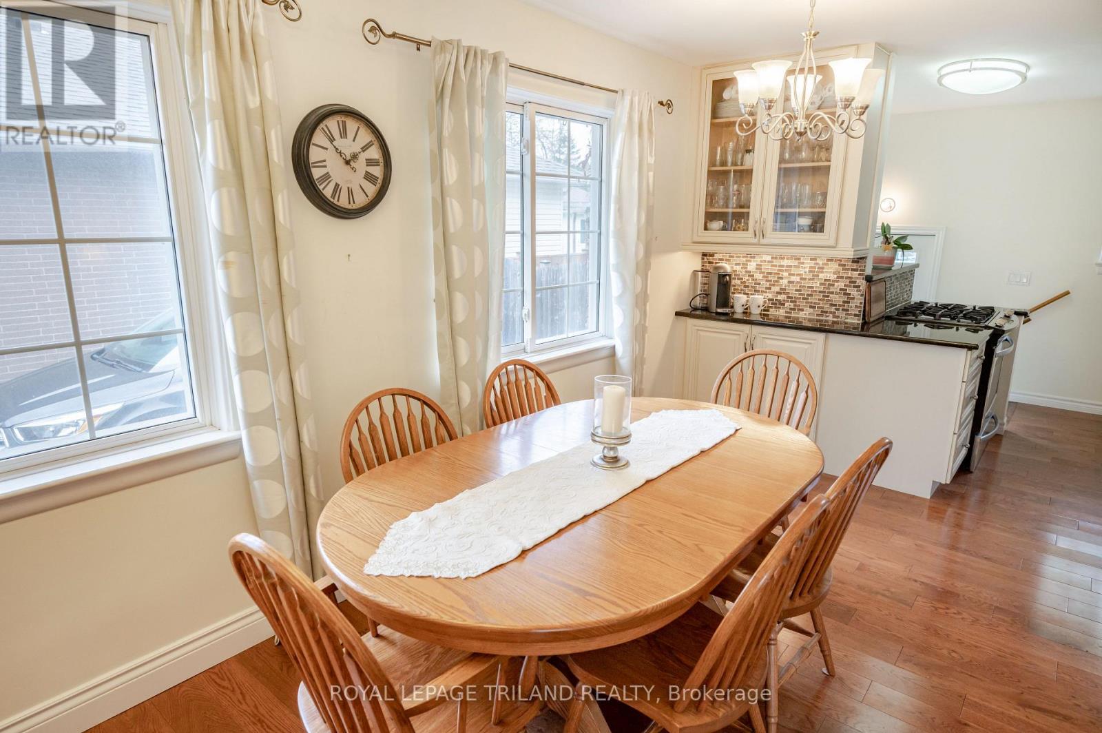 374 GRIFFITH STREET - 8