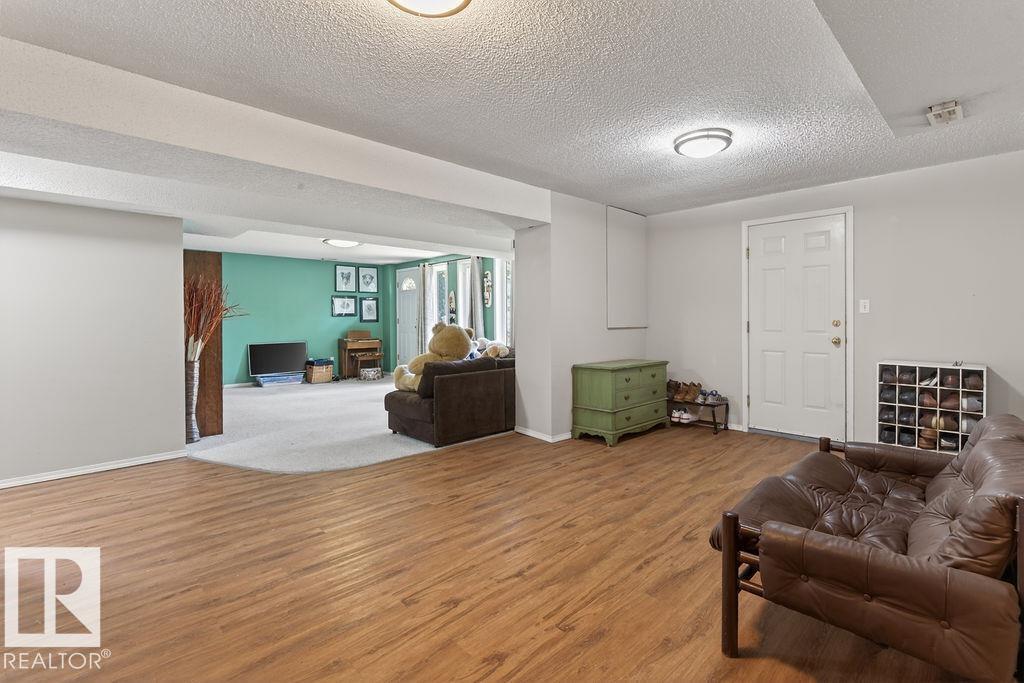 #49 52257 RGE ROAD 231 - 33