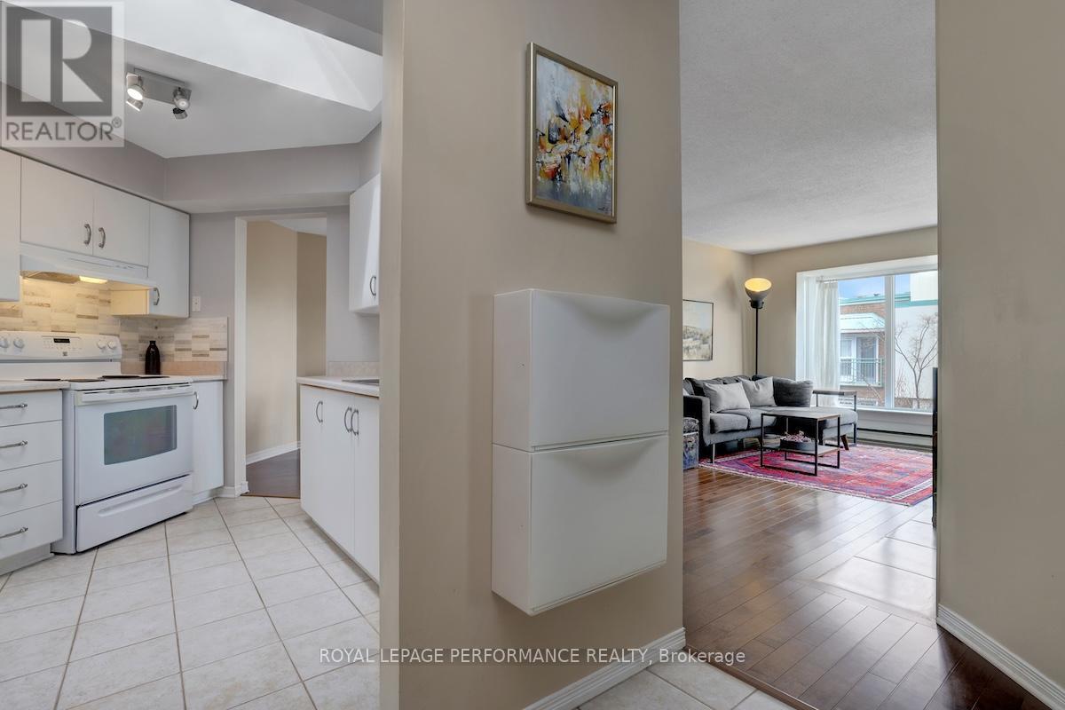 #401D 1 COLUMBUS AVENUE - 3