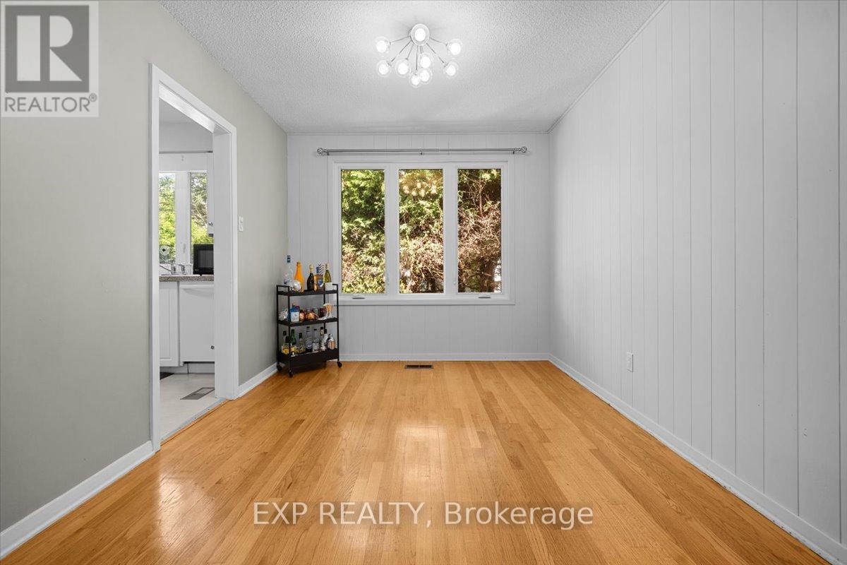 2697 ULSTER CRESCENT - 10
