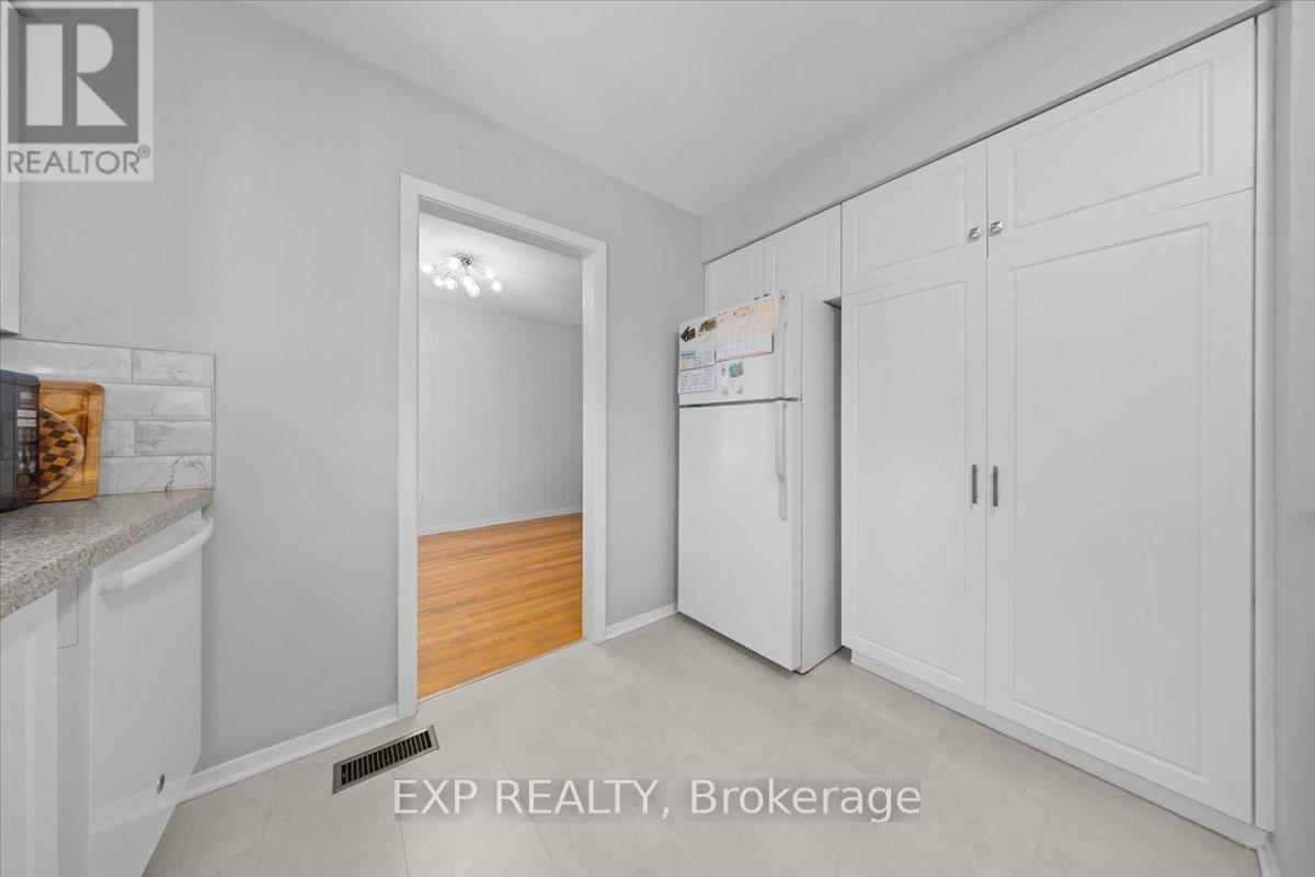2697 ULSTER CRESCENT - 14