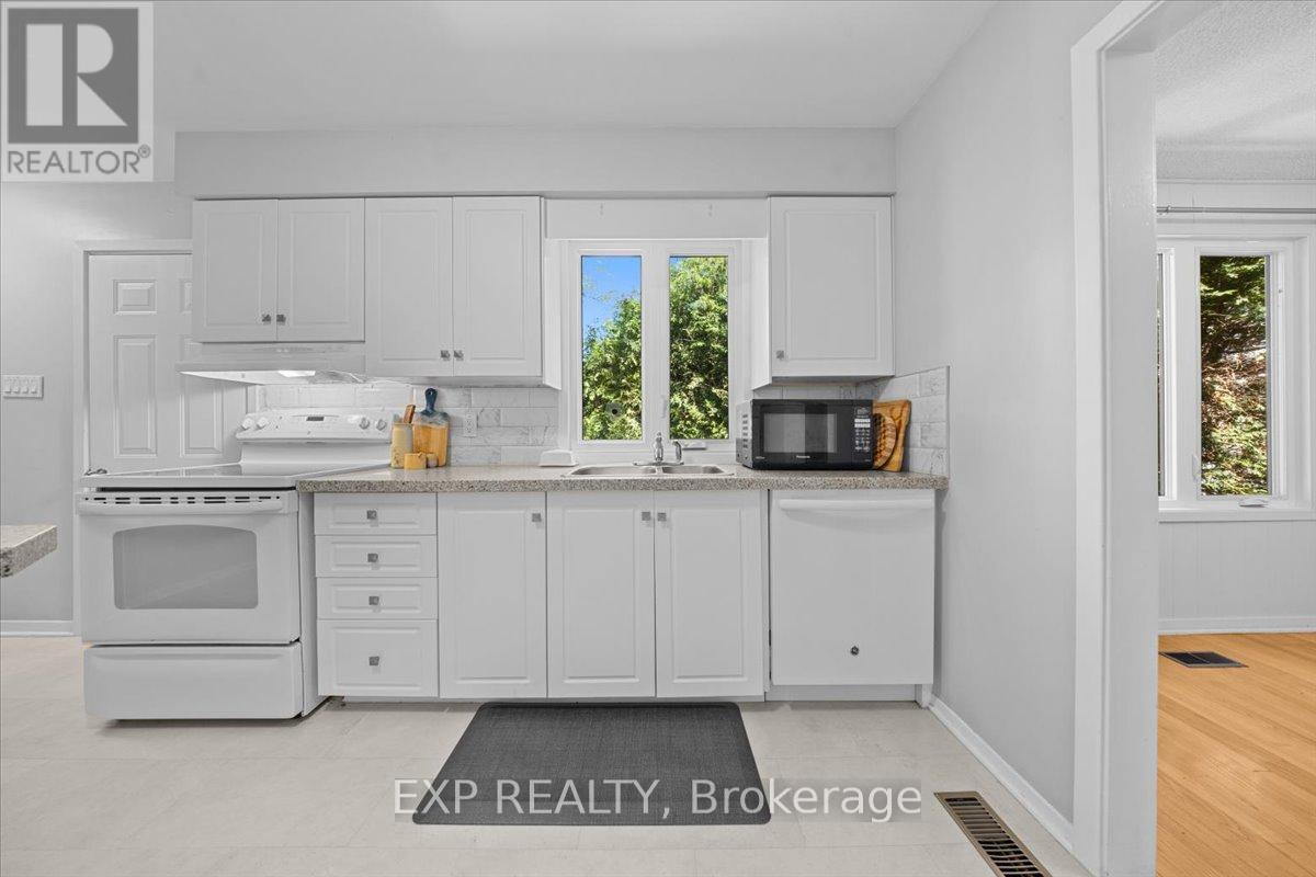 2697 ULSTER CRESCENT - 15