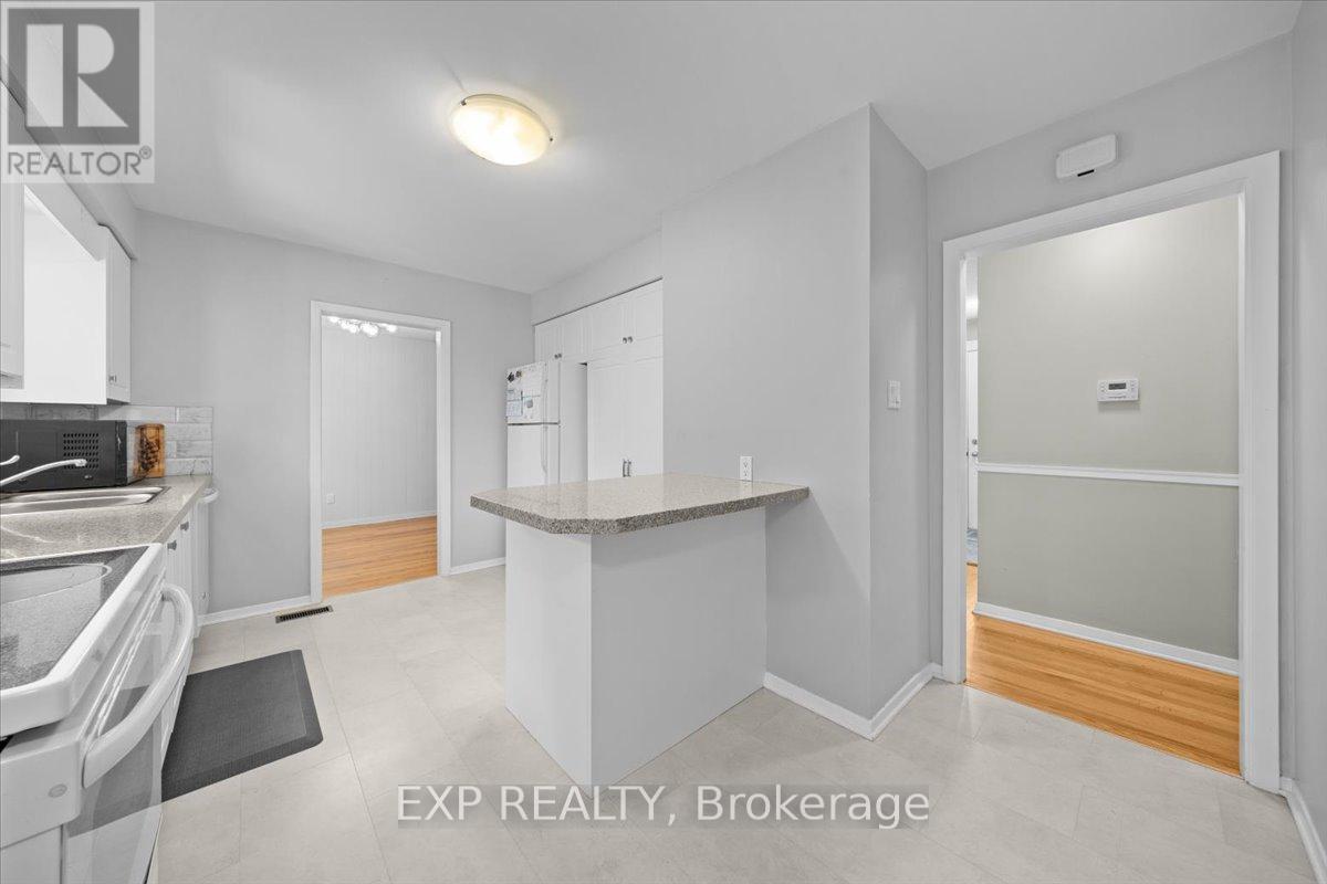 2697 ULSTER CRESCENT - 17