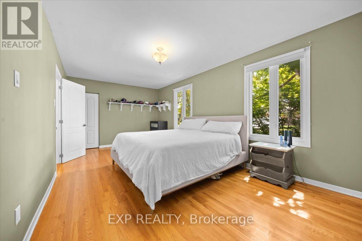 2697 ULSTER CRESCENT - 23