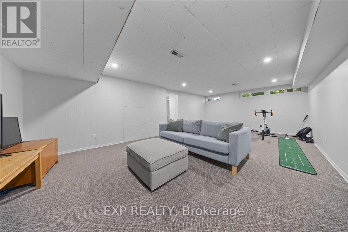 2697 ULSTER CRESCENT - 25