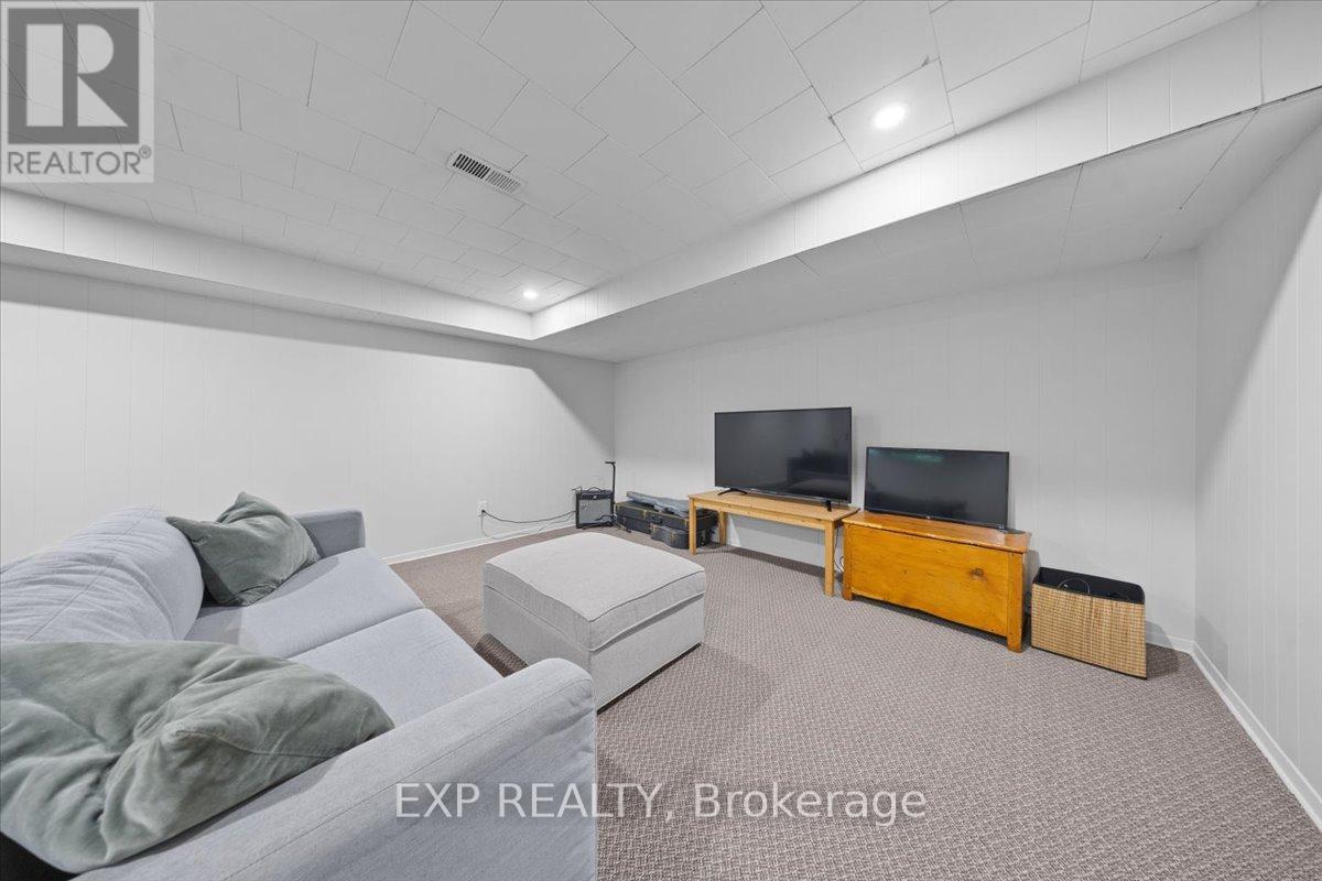 2697 ULSTER CRESCENT - 26