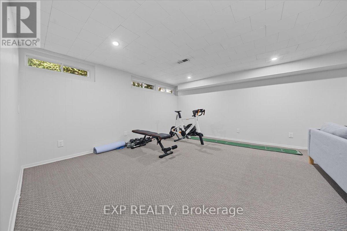 2697 ULSTER CRESCENT - 27