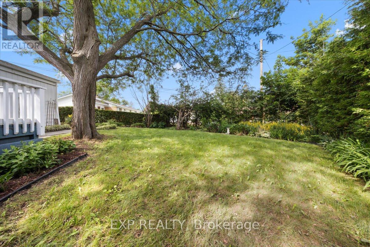 2697 ULSTER CRESCENT - 34