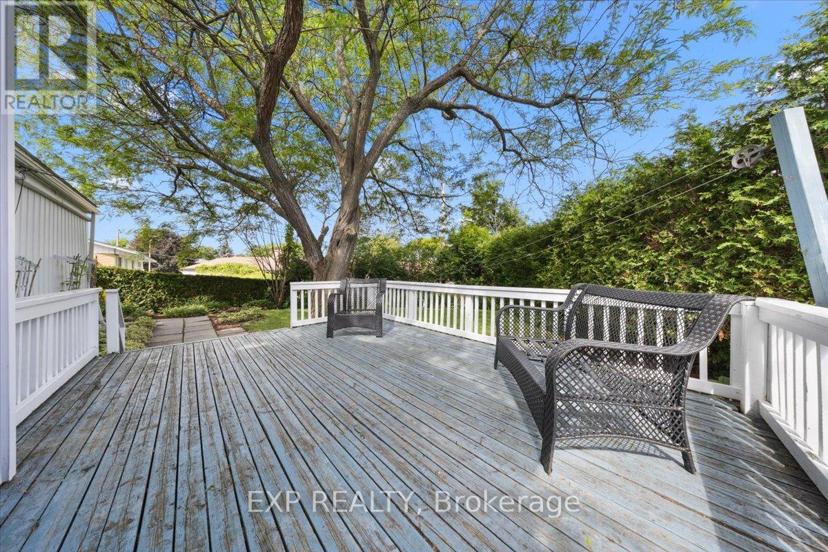 2697 ULSTER CRESCENT - 35
