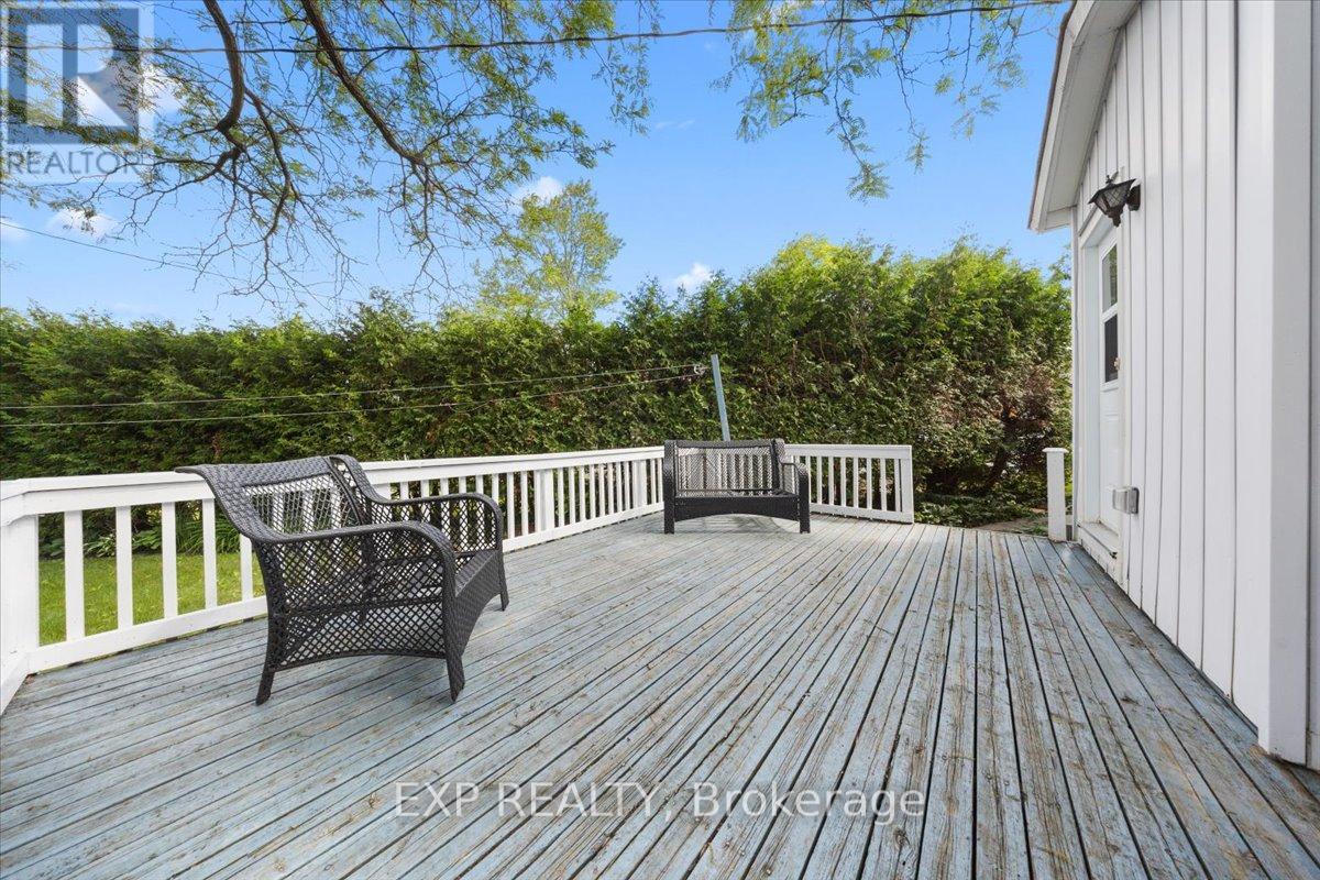 2697 ULSTER CRESCENT - 36