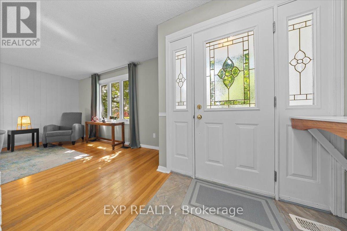 2697 ULSTER CRESCENT - 5