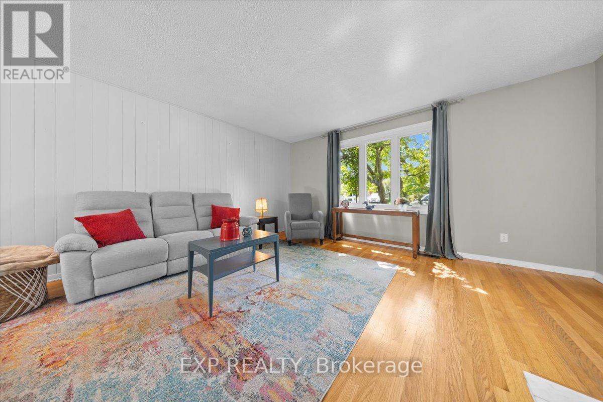 2697 ULSTER CRESCENT - 8