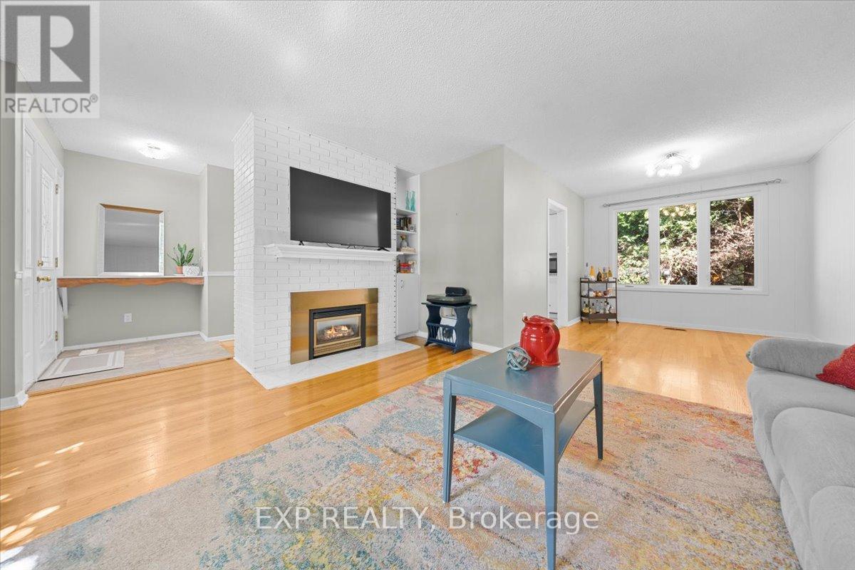 2697 ULSTER CRESCENT - 9