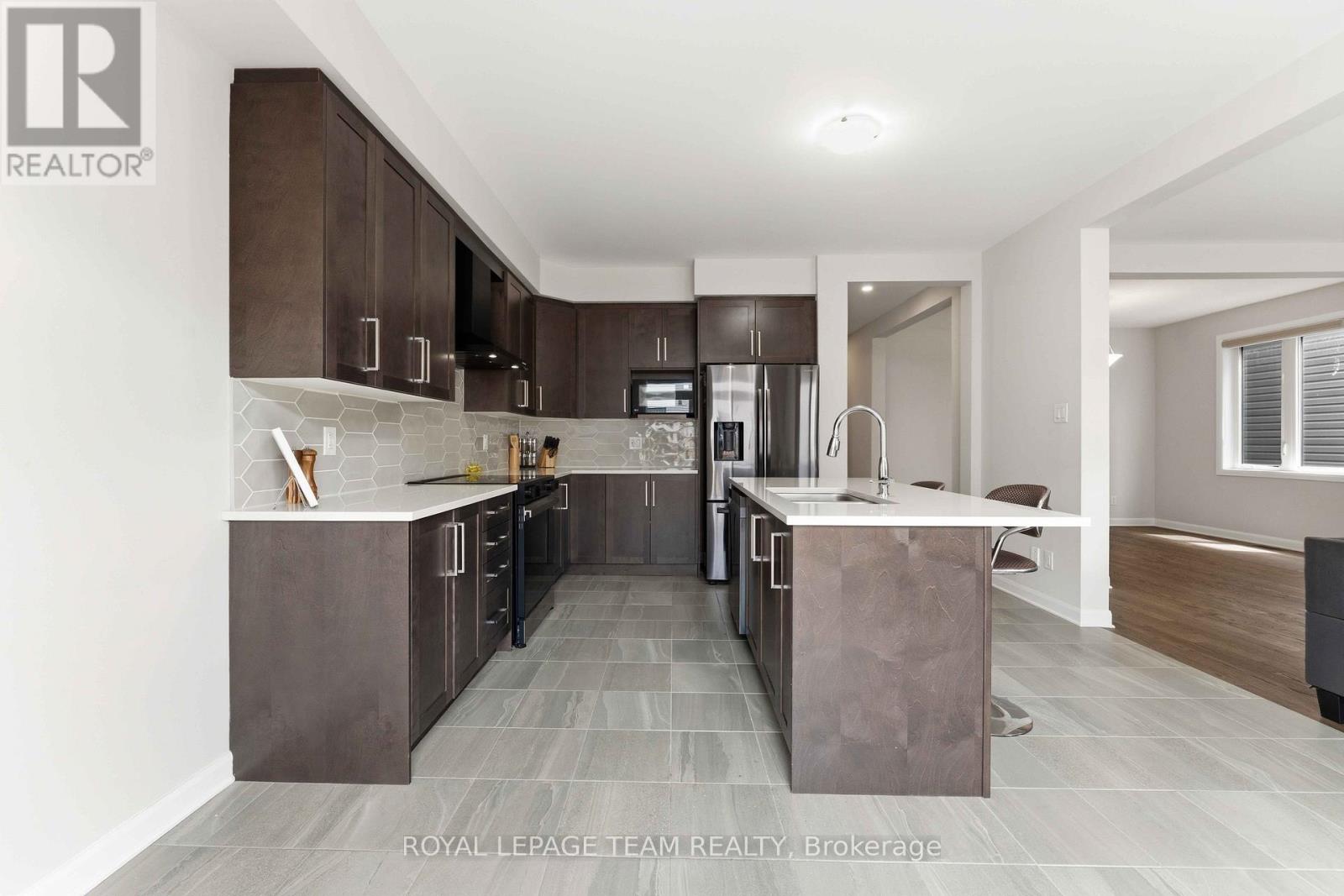 332 ELSIE MACGILL WALK - 17