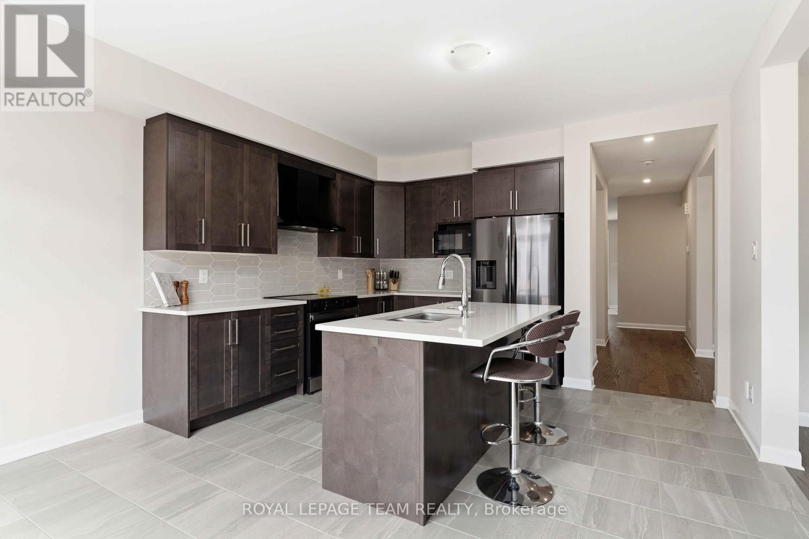 332 ELSIE MACGILL WALK - 18