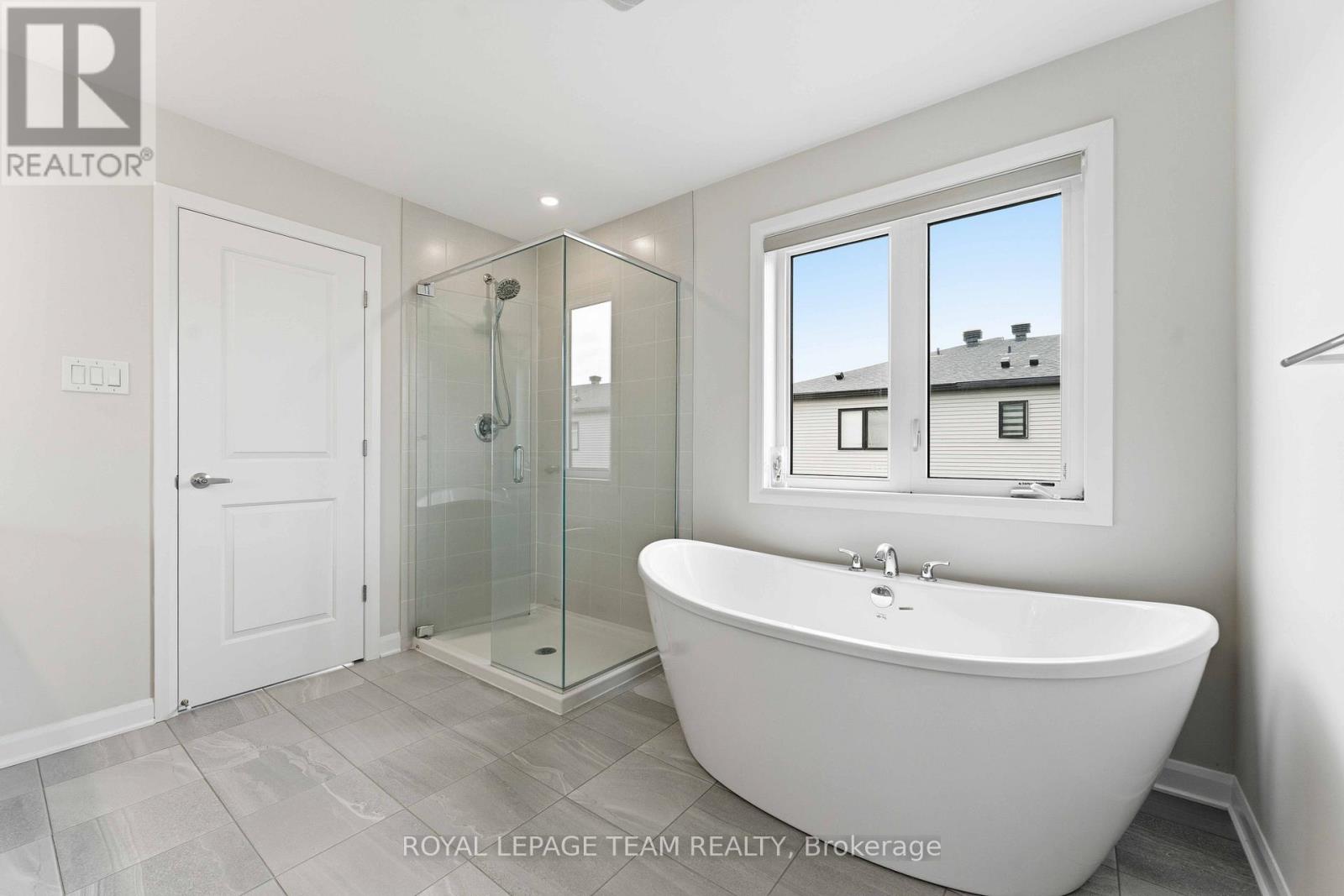 332 ELSIE MACGILL WALK - 28