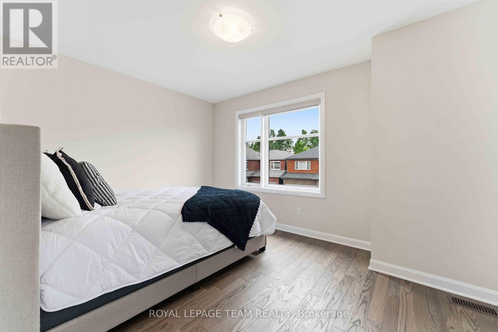 332 ELSIE MACGILL WALK - 32