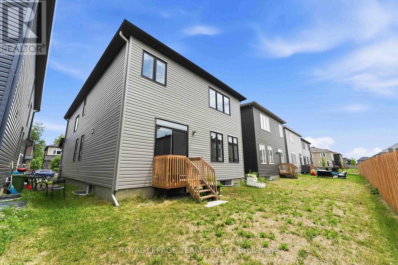 332 ELSIE MACGILL WALK - 40