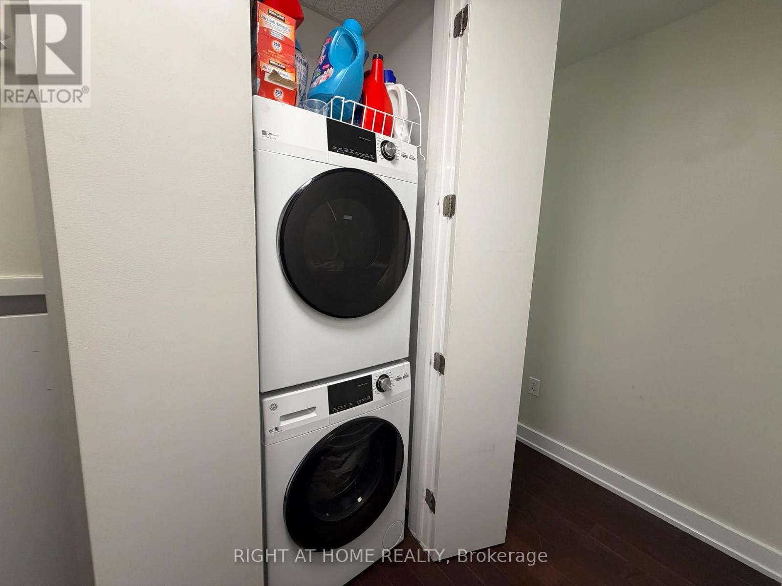 2 Bed, 2 Bath Apartment for Rent in Ottawa – 309 – 111 CHAMPAGNE AVENUE S, Ottawa – MLS# X13485716 - Image 23