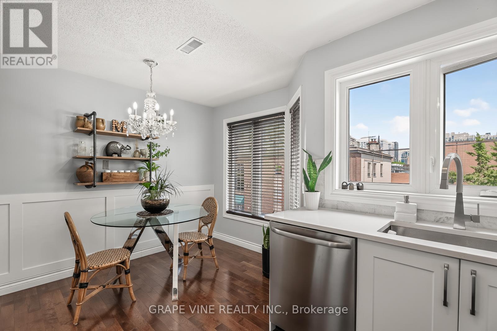 2 Bed, 2 Bath House for Sale in Ottawa – 14 – 280 BAY STREET, Ottawa – MLS# X13485758 - Image 22