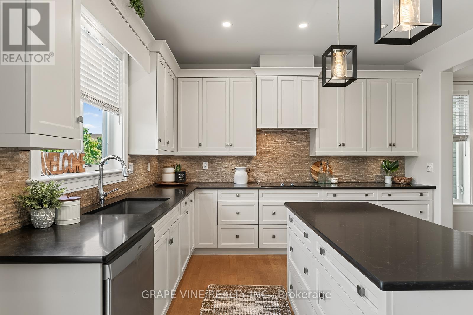 523 ADAMSON CRESCENT - 21