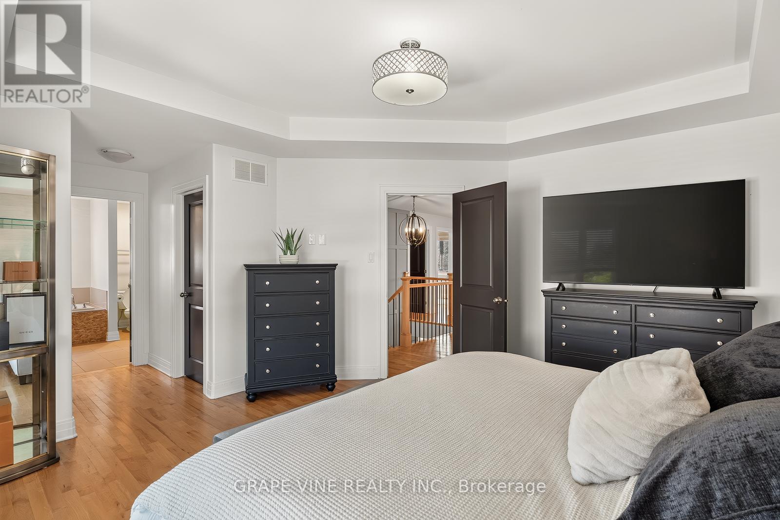 523 ADAMSON CRESCENT - 28