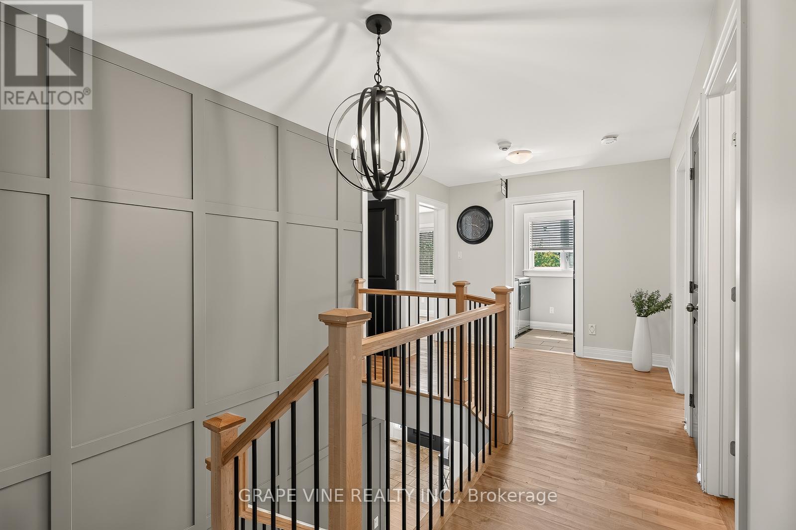523 ADAMSON CRESCENT - 31