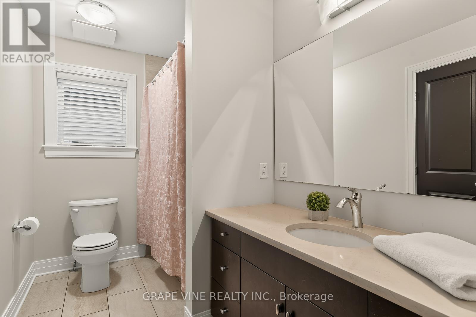 523 ADAMSON CRESCENT - 33