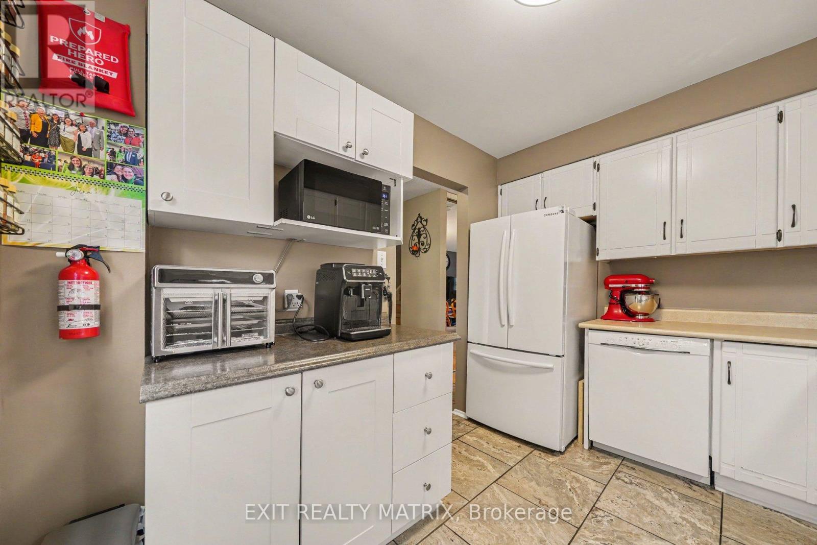 #107 3194 OLYMPIC WAY - 13