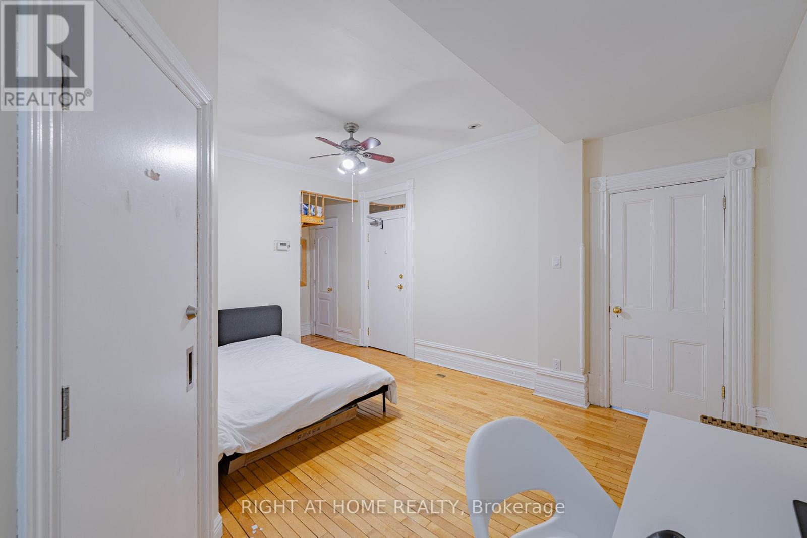1 Bed, 1 Bath House for Rent in Ottawa – B – 220 LYON STREET N, Ottawa – MLS# X13485924 - Image 8