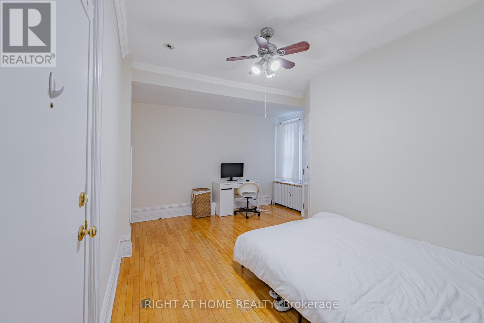 1 Bed, 1 Bath House for Rent in Ottawa – B – 220 LYON STREET N, Ottawa – MLS# X13485924 - Image 9