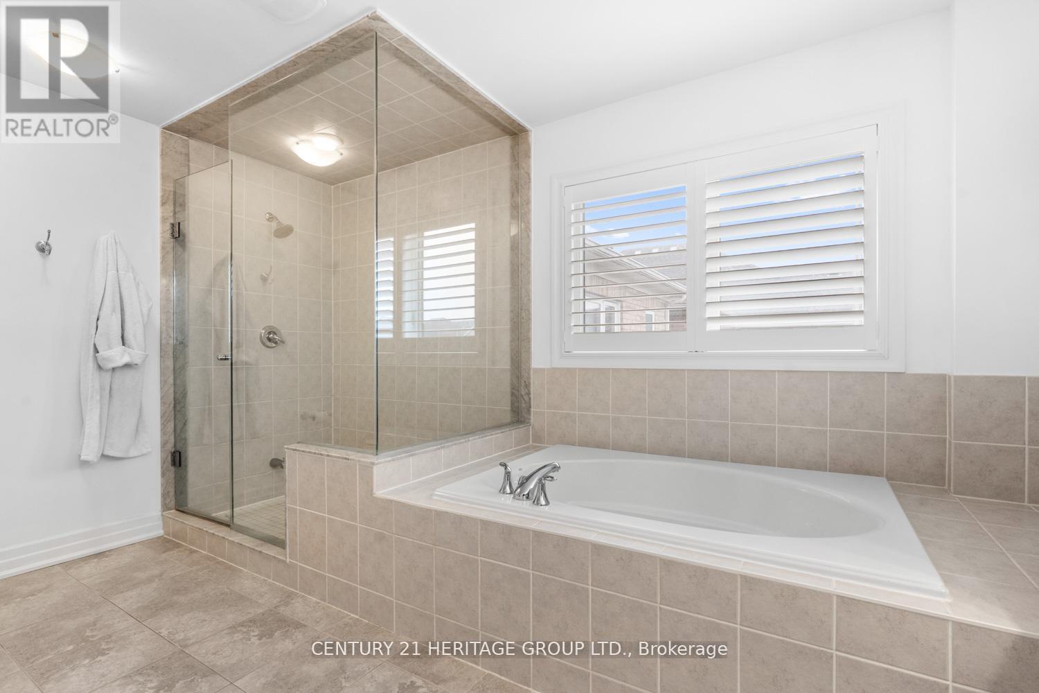 67 ALEX CAMPBELL CRESCENT - 27
