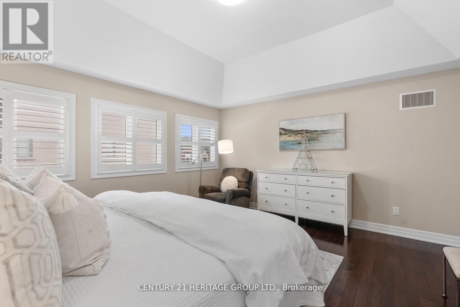67 ALEX CAMPBELL CRESCENT - 23